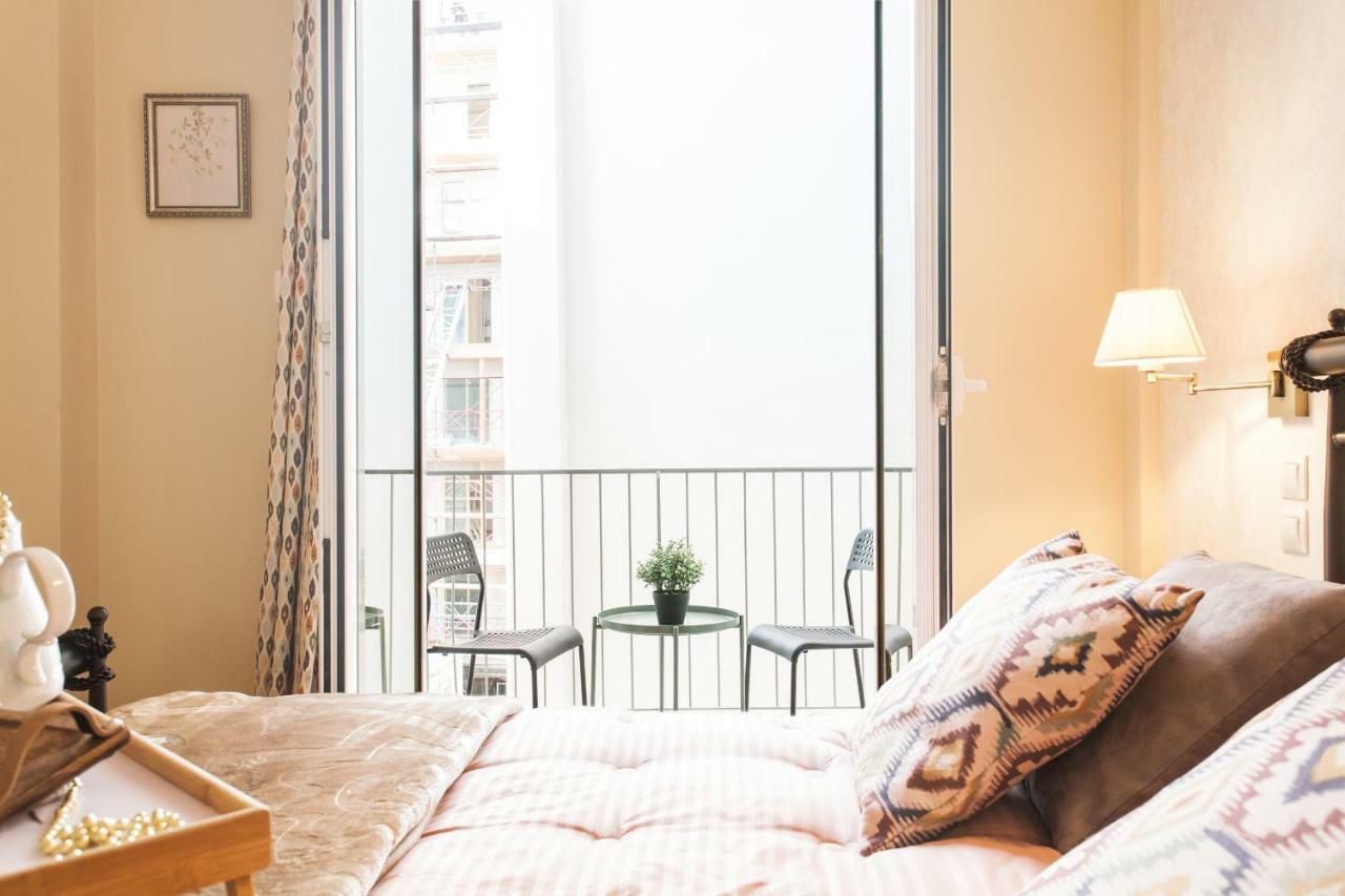 Modern Antique Private Rooms With Shared Bathroom Near To Acropolis Museum And Metro Station Atenas Exterior foto