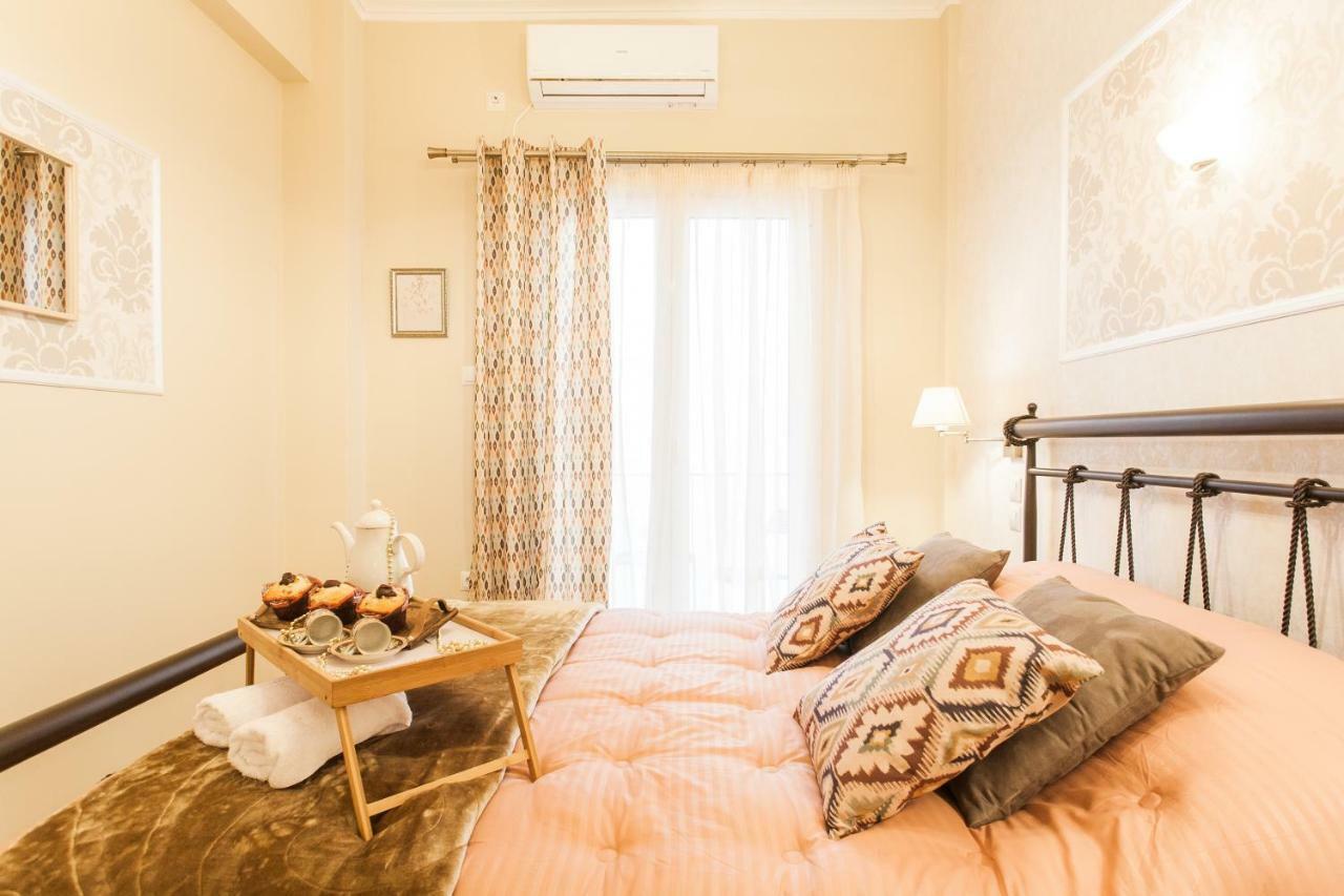 Modern Antique Private Rooms With Shared Bathroom Near To Acropolis Museum And Metro Station Atenas Exterior foto