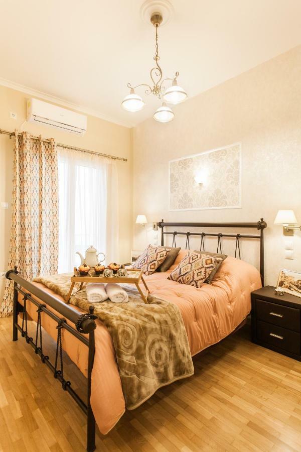 Modern Antique Private Rooms With Shared Bathroom Near To Acropolis Museum And Metro Station Atenas Exterior foto