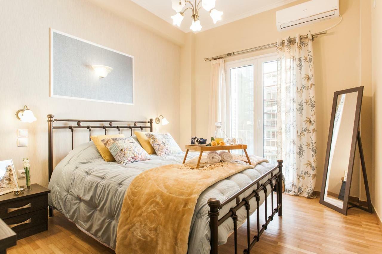 Modern Antique Private Rooms With Shared Bathroom Near To Acropolis Museum And Metro Station Atenas Exterior foto