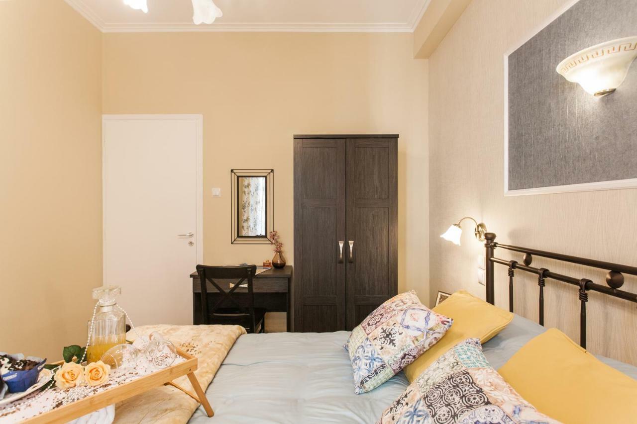 Modern Antique Private Rooms With Shared Bathroom Near To Acropolis Museum And Metro Station Atenas Exterior foto