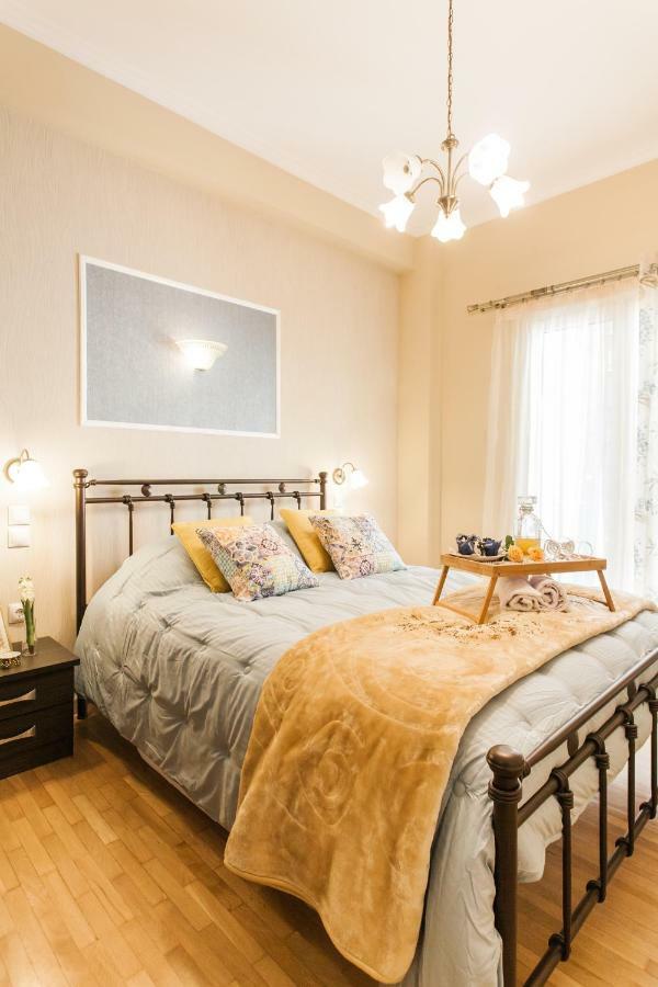Modern Antique Private Rooms With Shared Bathroom Near To Acropolis Museum And Metro Station Atenas Exterior foto