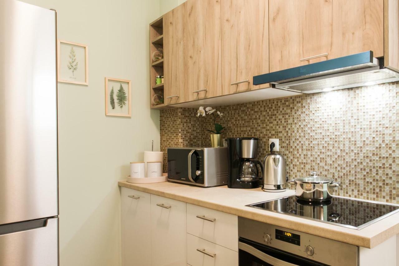 Modern Antique Private Rooms With Shared Bathroom Near To Acropolis Museum And Metro Station Atenas Exterior foto