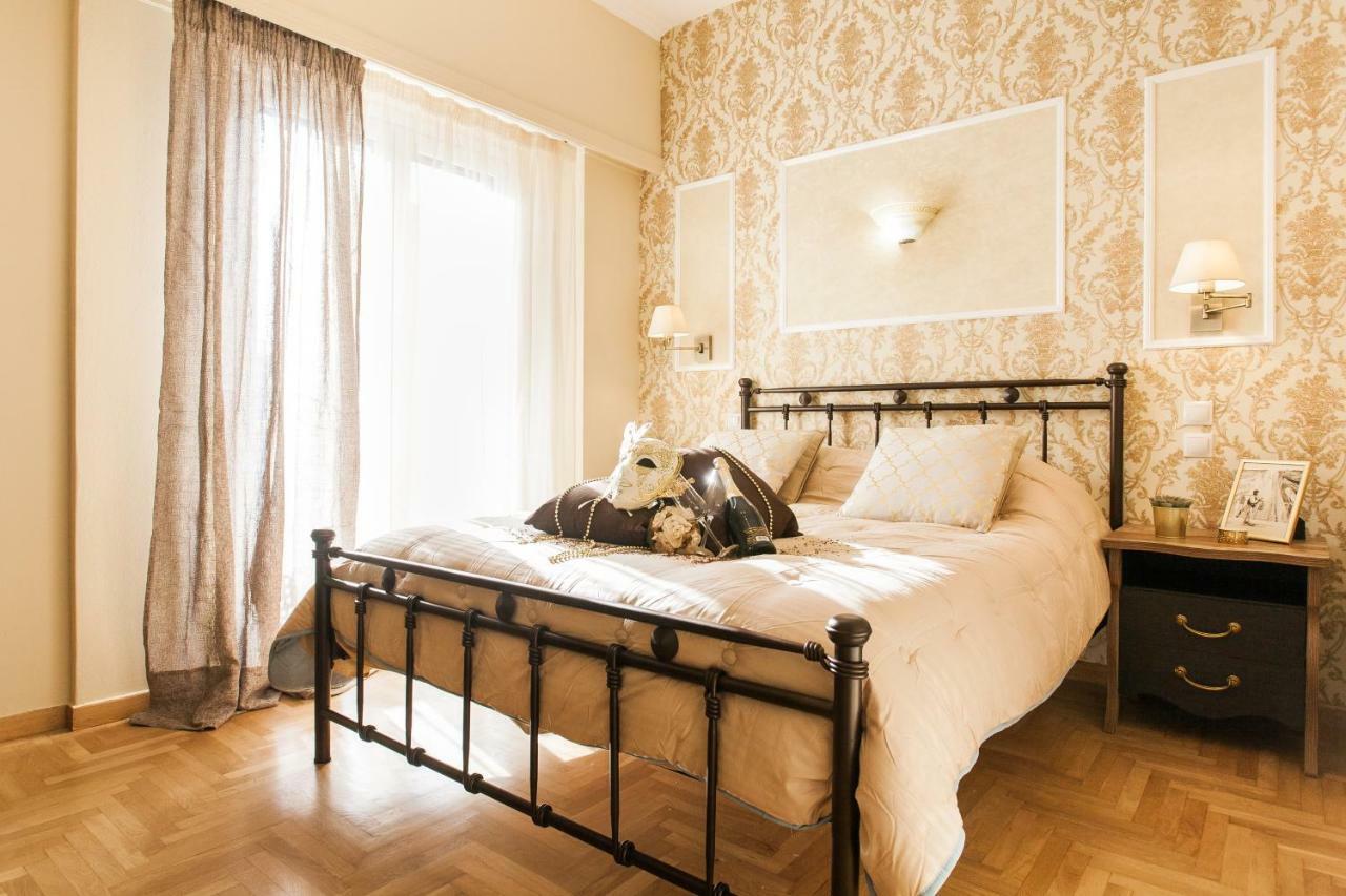 Modern Antique Private Rooms With Shared Bathroom Near To Acropolis Museum And Metro Station Atenas Exterior foto